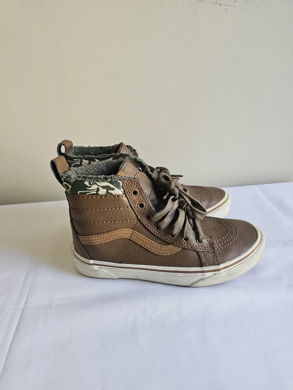 Vans Brown High-Top Kids Sneakers with Camo Collar